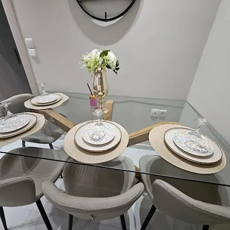 アパート Agora Luxury Flat 5 ルートラキ
